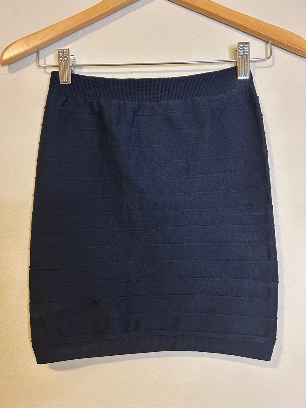Women's Black Ribbed Pencil Skirt
Size One Size